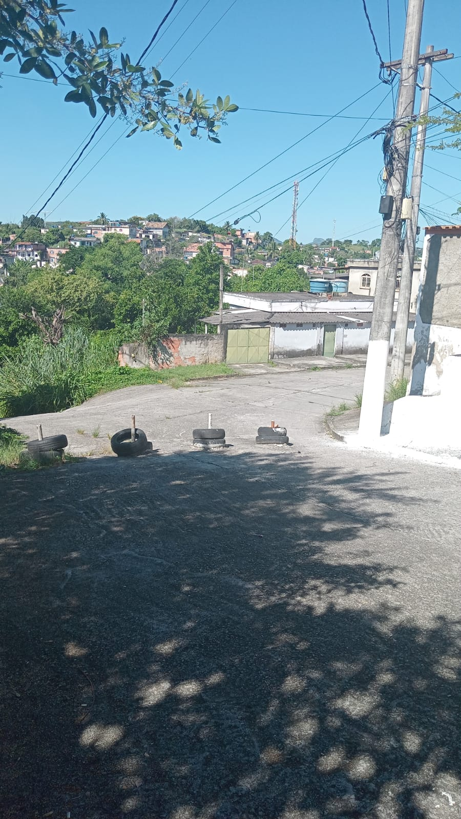 PM realiza operação e remove 64 toneladas de barricadas em São Gonçalo